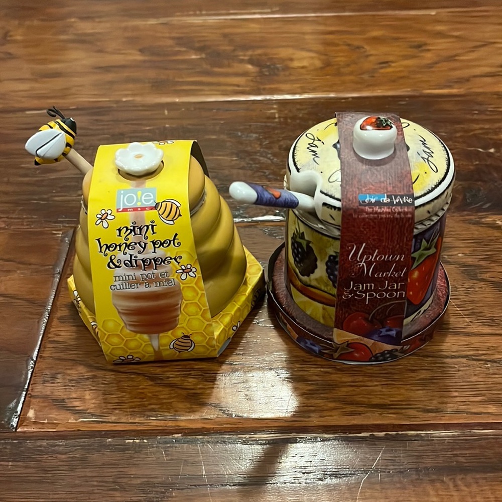 **SOLD** Ceramic Winnie the Pooh Honey Pot/Dipper, Uptown Market Jam Jar/Spoon.